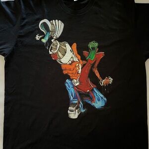 Crouching Tagger T-shirt size 2XL